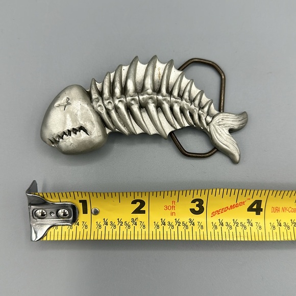 Belt Buckle: Dead Fish - Picture 4 of 4